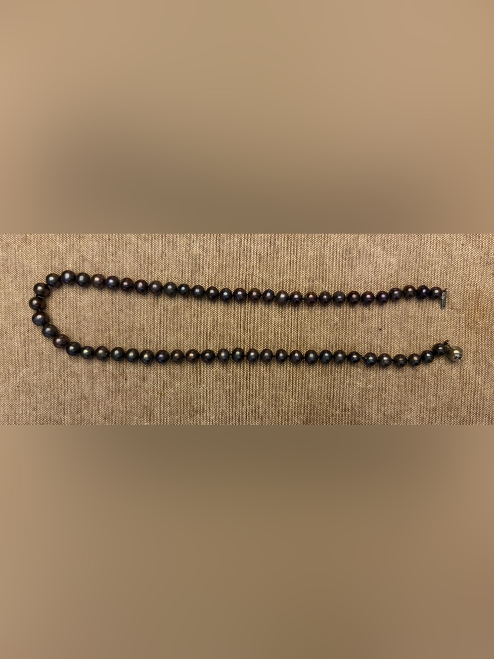 Lustrous Black Freshwater Pearl Necklace - Timeless Women's Jewelry - Picture 3 of 5